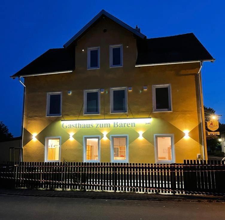 Gasthaus Zum Baeren Донаувёрт Экстерьер фото